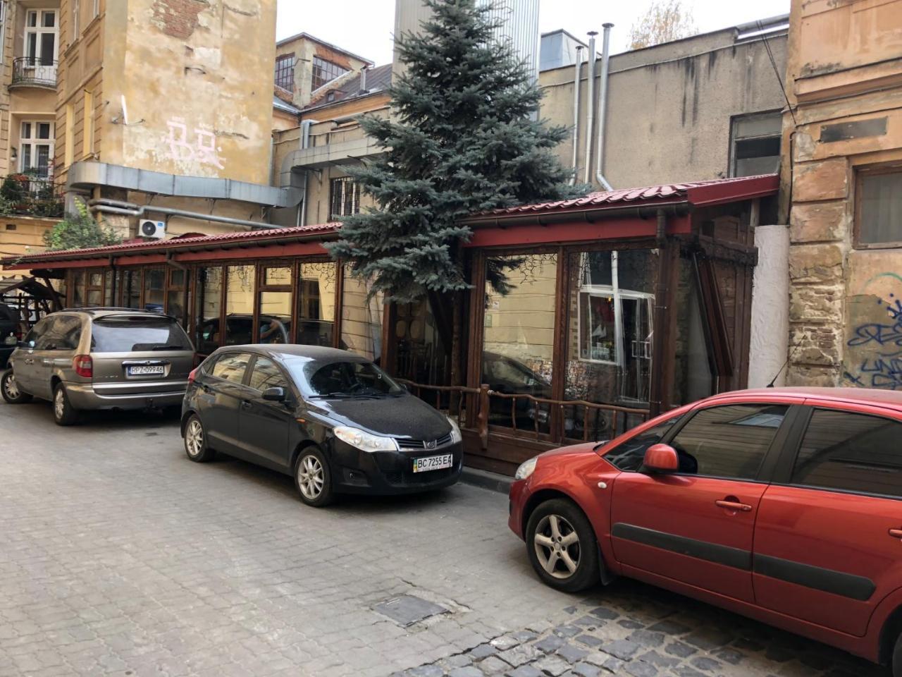 Apartment on Mikhalcuk Lviv Buitenkant foto