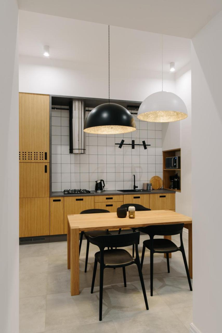 Apartment on Mikhalcuk Lviv Buitenkant foto